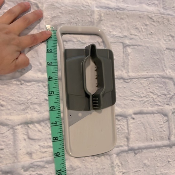 Joseph Joseph Duo Multi-grip Mandoline + Veggetti Spiral Vegetable Cutter - Picture 4 of 10